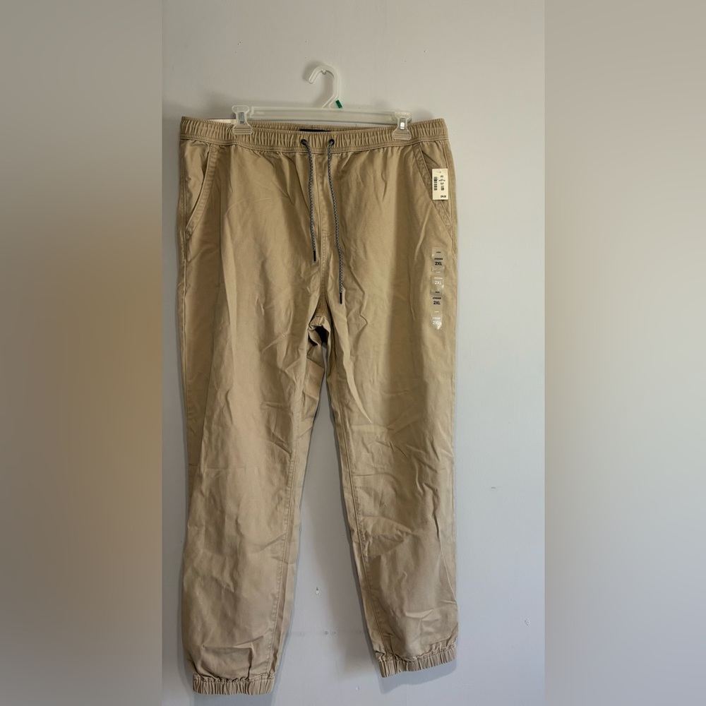 Brand new men’s jogger (XL)